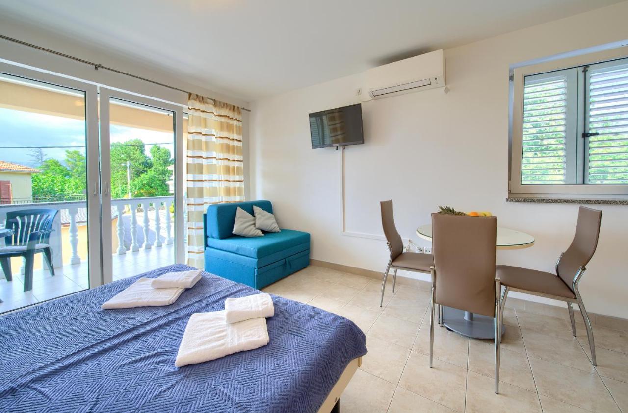 Apartments Ivica Krk Island Šilo Екстериор снимка