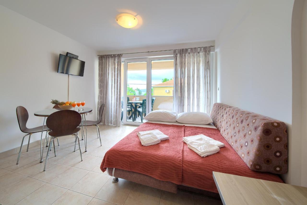 Apartments Ivica Krk Island Šilo Екстериор снимка