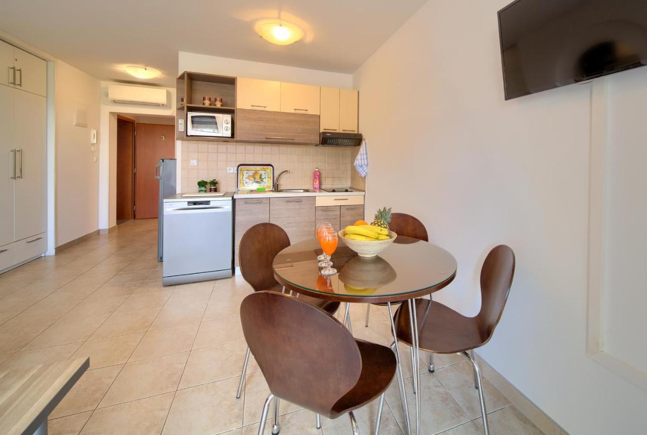 Apartments Ivica Krk Island Šilo Екстериор снимка