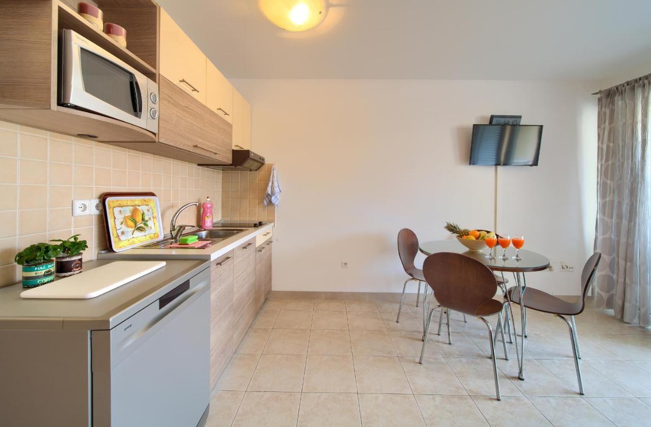 Apartments Ivica Krk Island Šilo Екстериор снимка