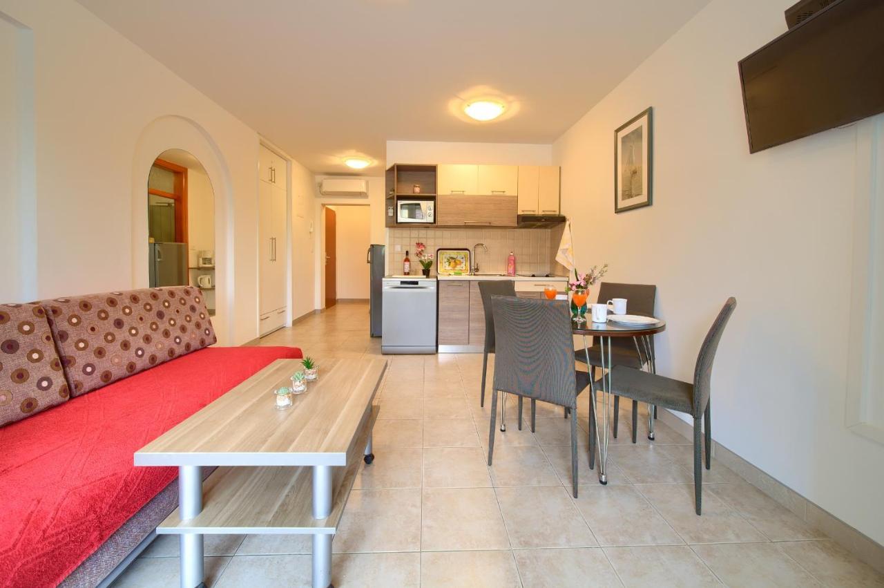 Apartments Ivica Krk Island Šilo Екстериор снимка