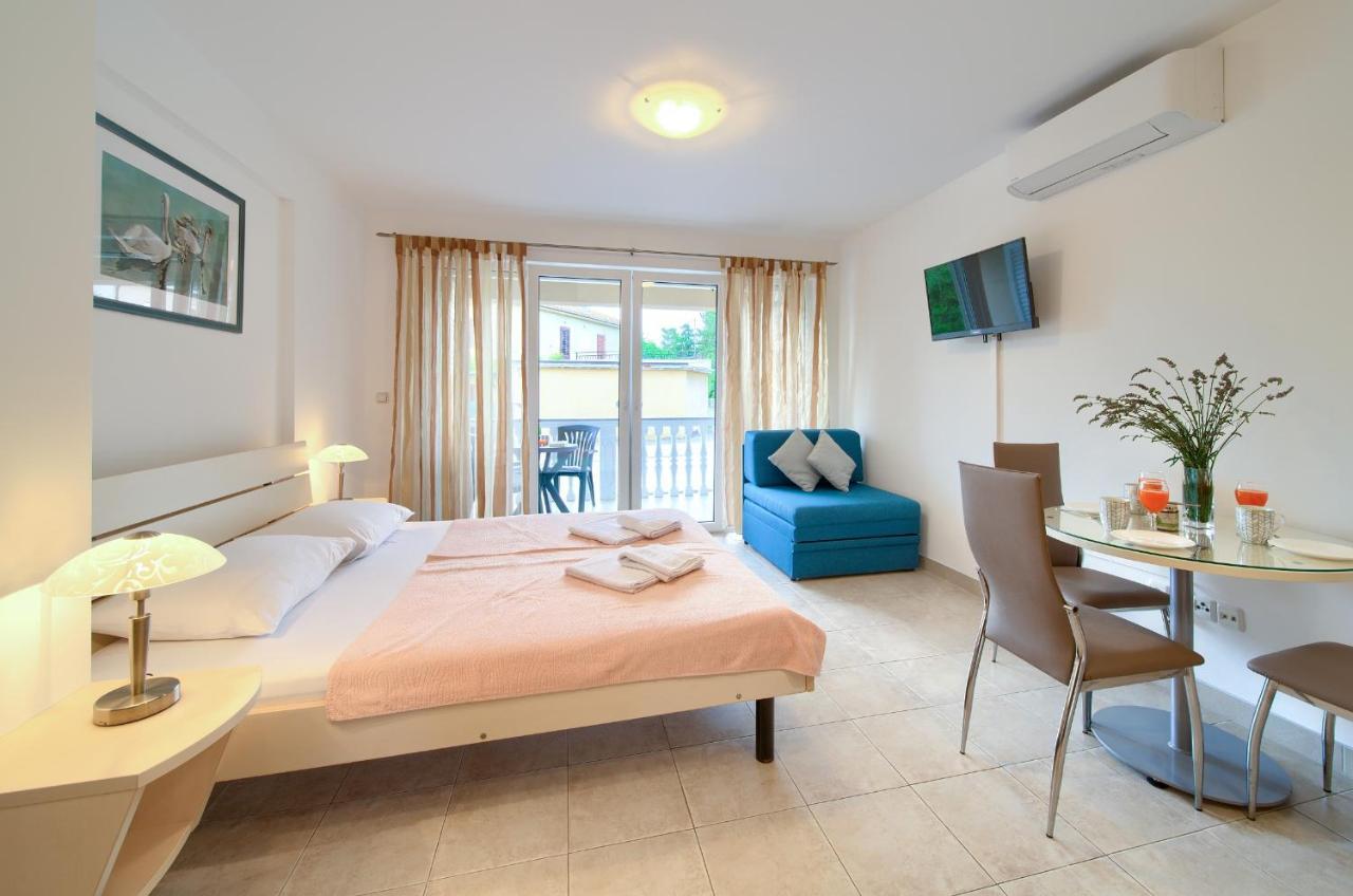 Apartments Ivica Krk Island Šilo Екстериор снимка