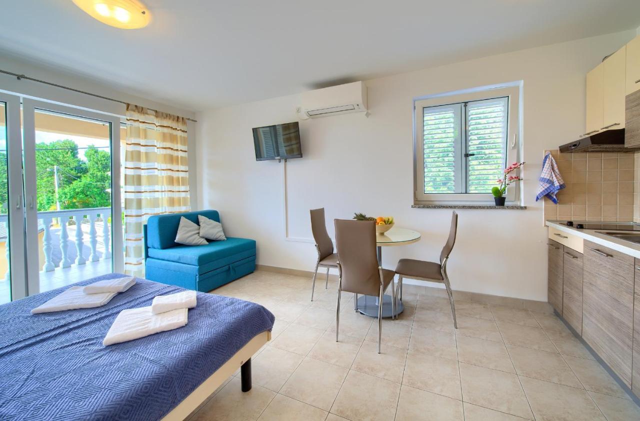 Apartments Ivica Krk Island Šilo Екстериор снимка